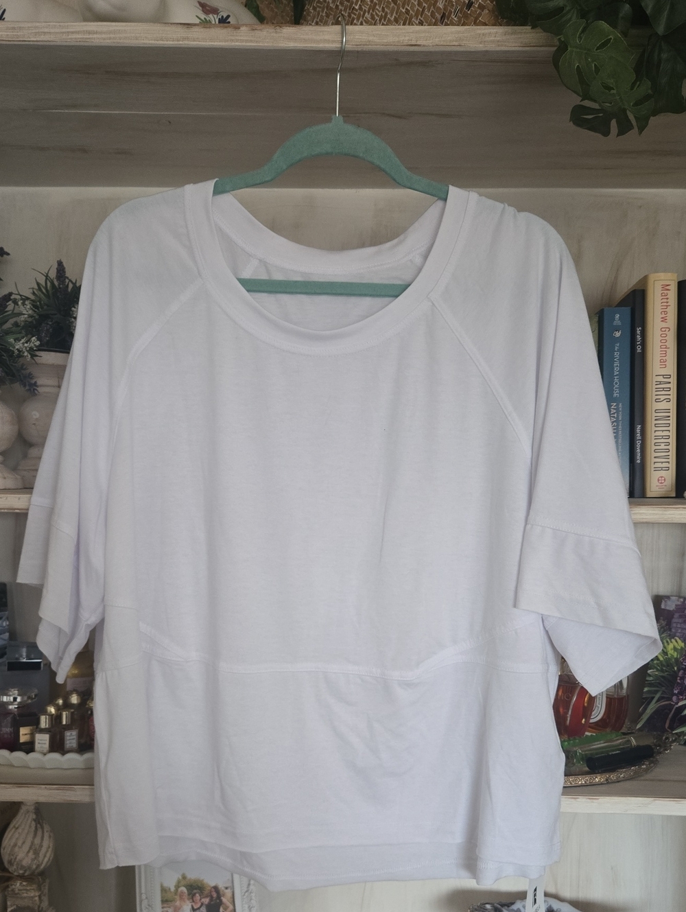 Relaxed White Short-Sleeve Women's Tee